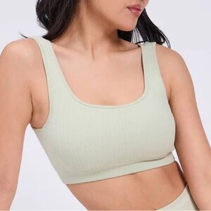 BuffBunny scoop seamless sports bra, Pistachio, size XL